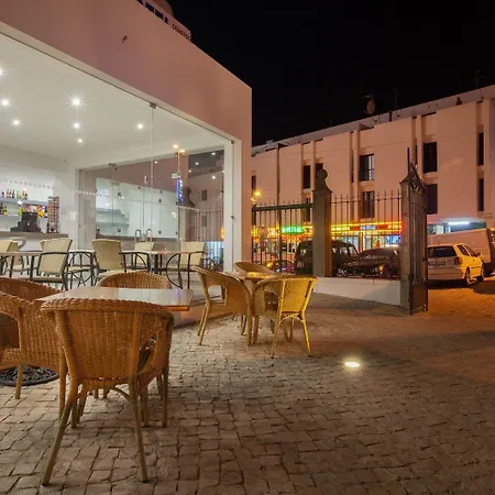 Recife 2* Αλμπουφέιρα